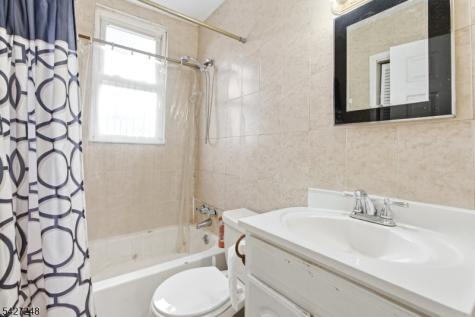 8 Horatio Street Newark NJ 07105