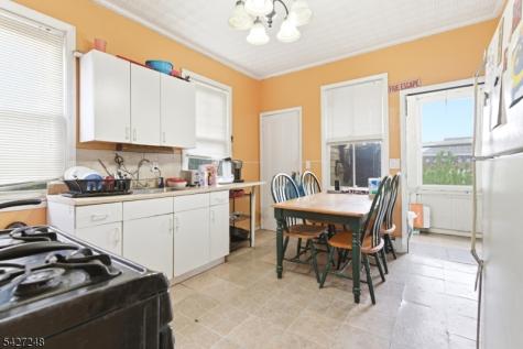 8 Horatio Street Newark NJ 07105