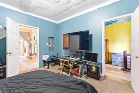 8 Horatio Street Newark NJ 07105