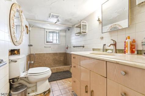 8 Horatio Street Newark NJ 07105