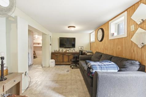 8 Horatio Street Newark NJ 07105