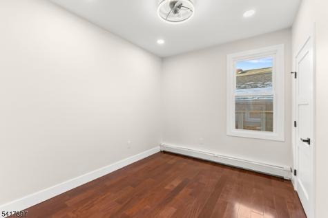 633 Lafayette Avenue Hawthorne NJ 07506