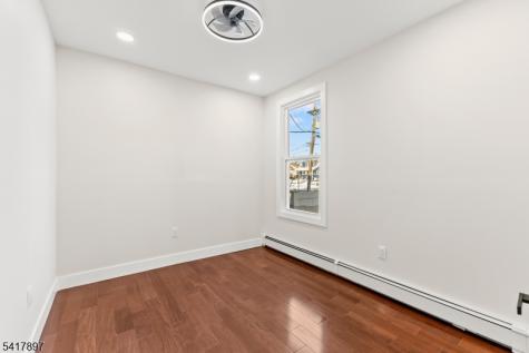 633 Lafayette Avenue Hawthorne NJ 07506