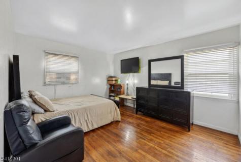 241 Halsted Street East Orange NJ 07018