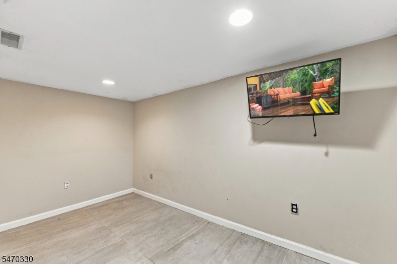 72 Jasper Street Paterson NJ 07522