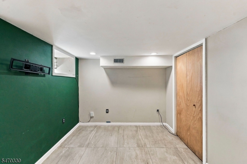 72 Jasper Street Paterson NJ 07522