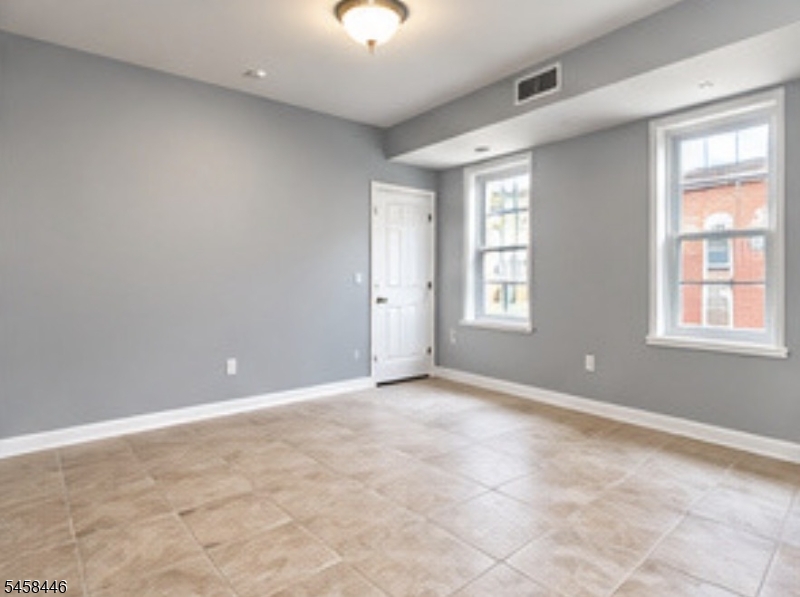 142 Ripley Place Elizabeth NJ 07206