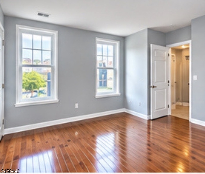 142 Ripley Place Elizabeth NJ 07206