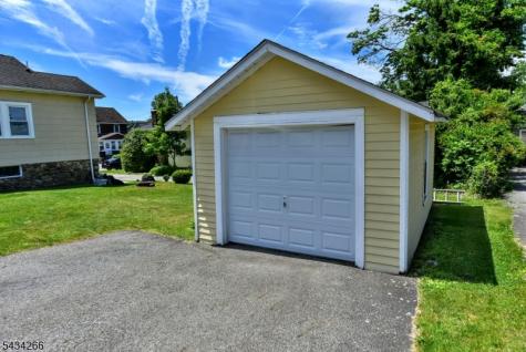 52 Central Avenue Butler NJ 07405