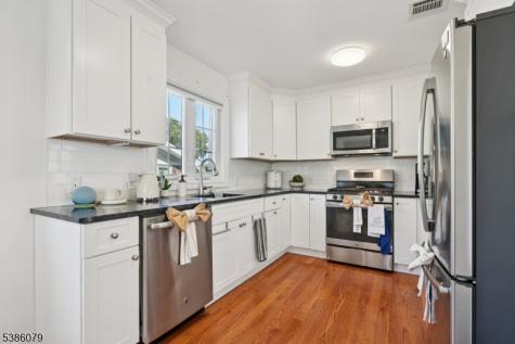 38 Centre Street Nutley NJ 07110