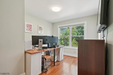 38 Centre Street Nutley NJ 07110