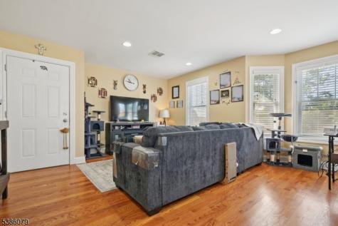 38 Centre Street Nutley NJ 07110
