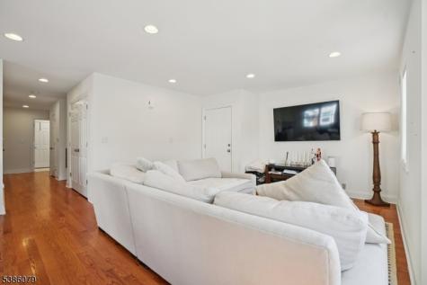 38 Centre Street Nutley NJ 07110