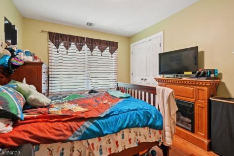 38 Centre Street Nutley NJ 07110