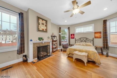 60 Hawthorne Avenue East Orange NJ 07018