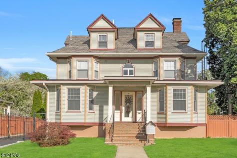 60 Hawthorne Avenue East Orange NJ 07018