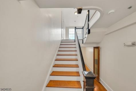 60 Hawthorne Avenue East Orange NJ 07018