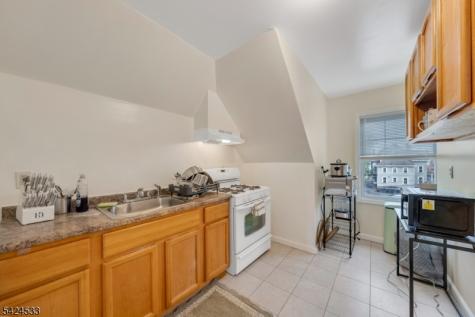 60 Hawthorne Avenue East Orange NJ 07018