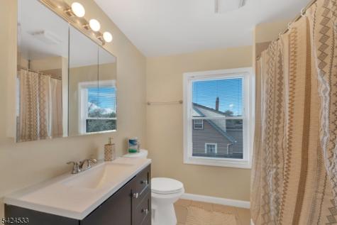 60 Hawthorne Avenue East Orange NJ 07018