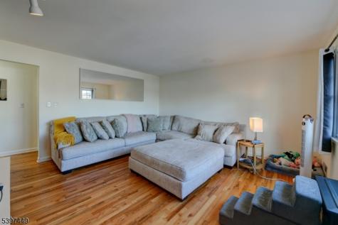 8 Sailer Court Elizabeth NJ 07201