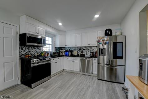 8 Sailer Court Elizabeth NJ 07201