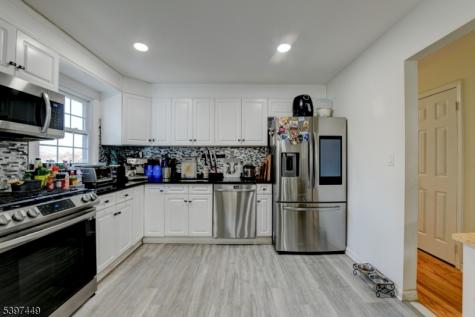 8 Sailer Court Elizabeth NJ 07201