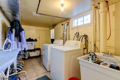 8 Sailer Court Elizabeth NJ 07201