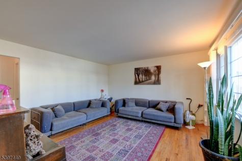 8 Sailer Court Elizabeth NJ 07201