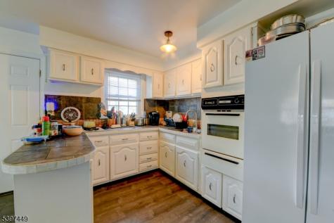 8 Sailer Court Elizabeth NJ 07201