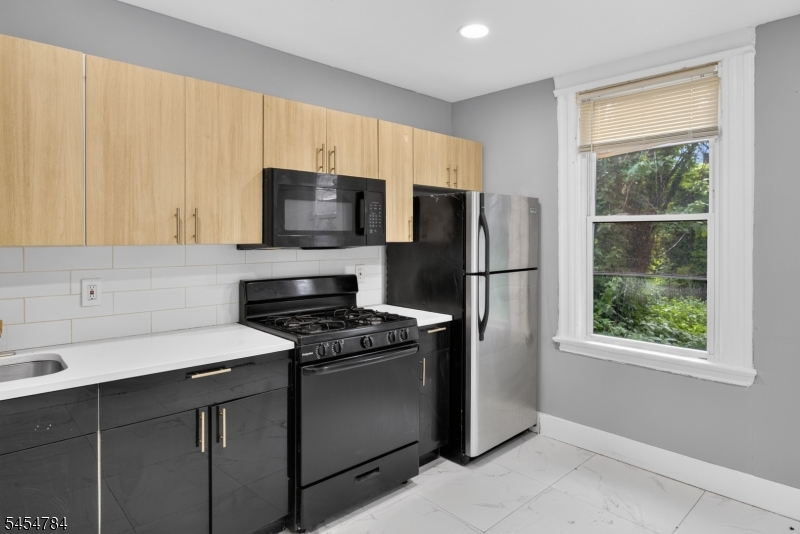 529 S Clinton Street East Orange NJ 07018