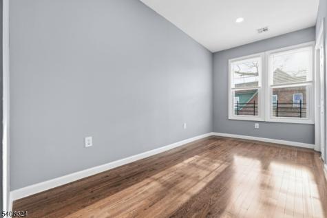 53 Aldine Street Newark NJ 07112