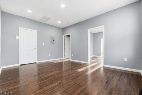53 Aldine Street Newark NJ 07112