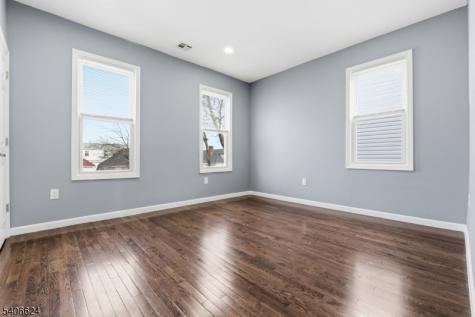 53 Aldine Street Newark NJ 07112