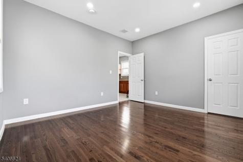 53 Aldine Street Newark NJ 07112