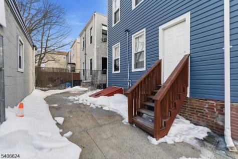 53 Aldine Street Newark NJ 07112