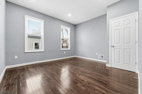 53 Aldine Street Newark NJ 07112