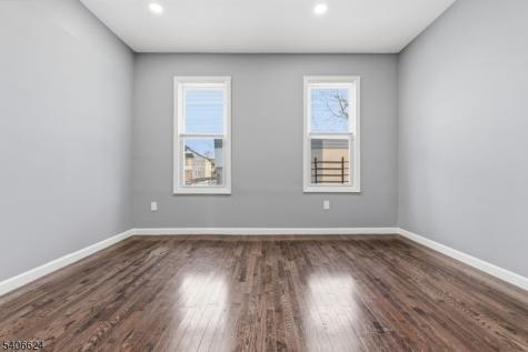 53 Aldine Street Newark NJ 07112