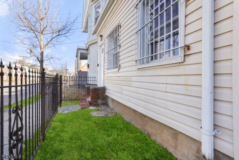 790 S 14th Street Newark NJ 07108