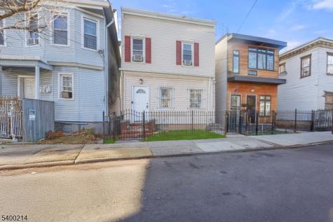 790 S 14th Street Newark NJ 07108