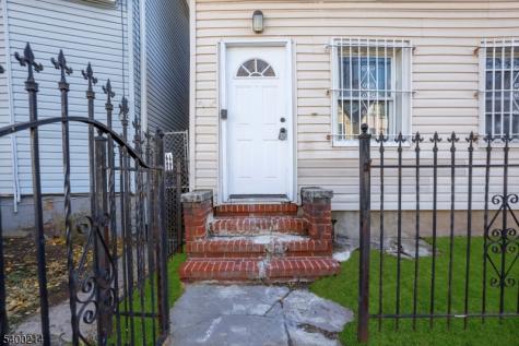 790 S 14th Street Newark NJ 07108