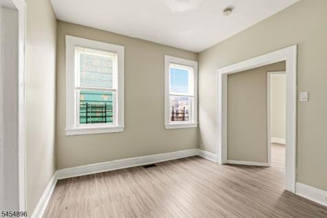 37 Hanford Street Newark NJ 07114