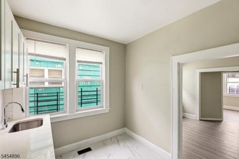 37 Hanford Street Newark NJ 07114