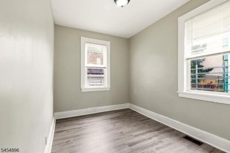 37 Hanford Street Newark NJ 07114