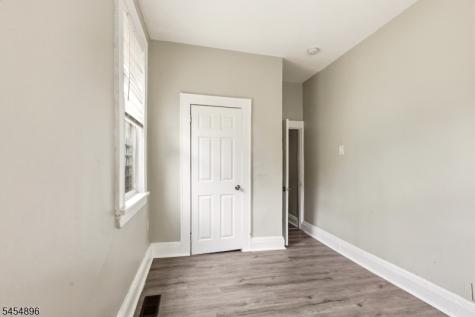 37 Hanford Street Newark NJ 07114