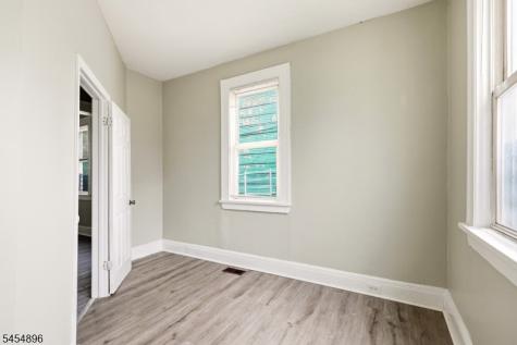 37 Hanford Street Newark NJ 07114