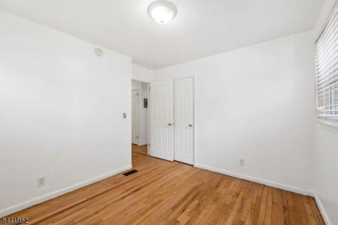 86 Katz Avenue Paterson NJ 07502