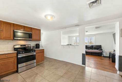 86 Katz Avenue Paterson NJ 07502