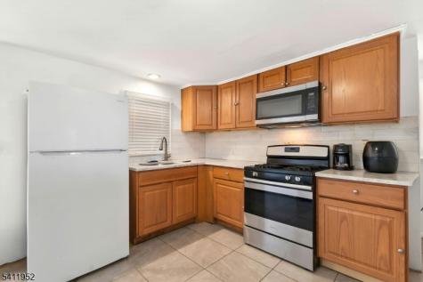 86 Katz Avenue Paterson NJ 07502
