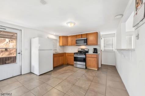 86 Katz Avenue Paterson NJ 07502