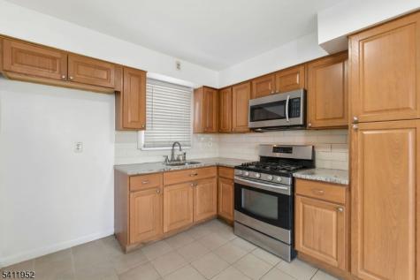 86 Katz Avenue Paterson NJ 07502
